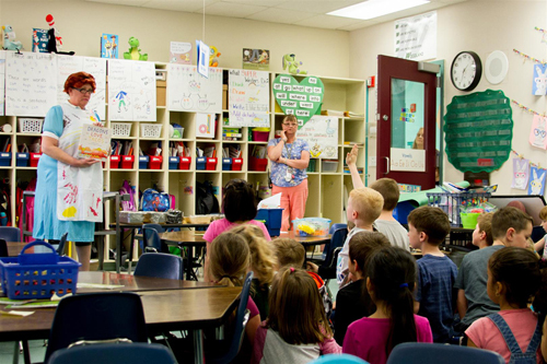 Woodland Primary School students learned about salsa with "Chef in the Classroom"